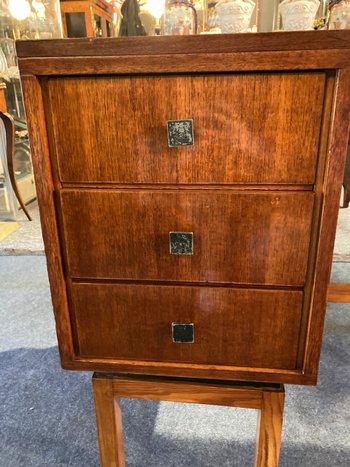  Scrivania modernista - MDK - Belgio - 1960 ca. Scrivania in teak della famosa casa belga MDK.