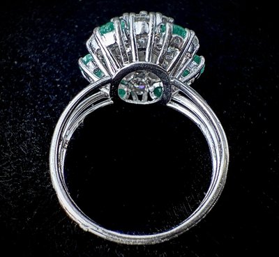 Daisy cocktail ring - 1.30ct antique central diamond - chunky 18K white gold setting