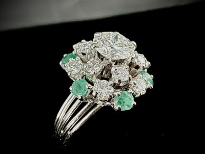 Daisy cocktail ring - 1.30ct antique central diamond - chunky 18K white gold setting