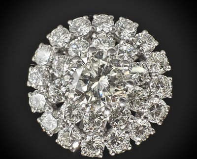 Importante anello a margherita - Diamante centrale da 1,30 ct (VS) - Diamanti taglio brillante da 3,02 ct - Montatura in platino