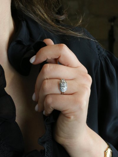 Anello Art Déco in platino con diamanti