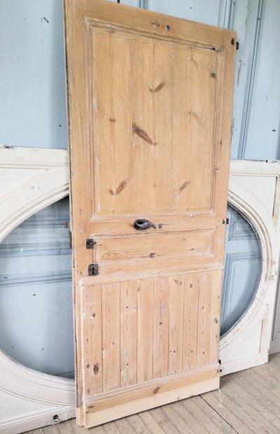 Ancienne porte d’abbaye restaurée en bois massif