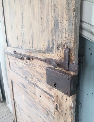 Ancienne porte d’abbaye restaurée en bois massif