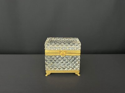 Crystal box with diamond-point cut edges and gold mount