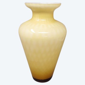 1960 Wunderschöne beigefarbene Vase von Carlo Nason aus Muranoglas. Hergestellt in Italien