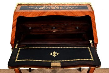 Bureau de Dame en Bois Précieux, style Louis XV, époque Napoléon III – 2ème moitié du XIXe