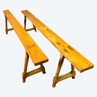 Coppia di panche in legno di ciliegio in stile Luigi Filippo del XIX secolo.