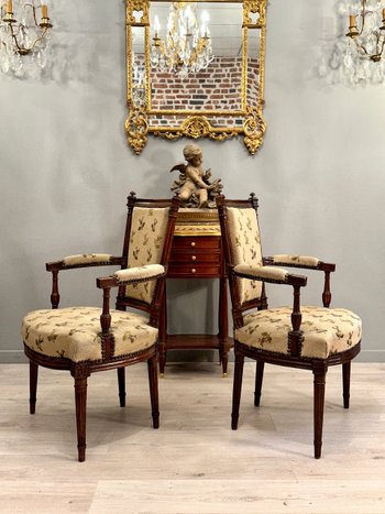 Coppia di poltrone cabriolet in noce di epoca Luigi XVI Circa 1780