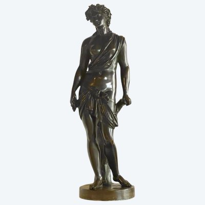 GRANDE FIGURE EN BRONZE PATINÉ FIGURANT UNE BACCHANTE. XIXE SIÈCLE.