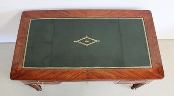 Flacher Mahagoni-Schreibtisch, Restaurationszeit – Anfang des 19. Jahrhunderts