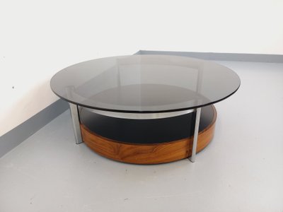 Table basse ronde italienne vintage en palissandre courbé, métal chromé et verre fumé des années 60 