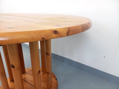 Table à manger ronde scandinave vintage style Rainer Daumiller en pin des années 60 70 avec rallonge