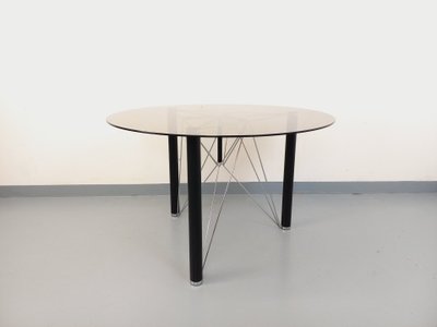 Table à manger ronde vintage en verre fumé, métal noir et métal chromé des années 80