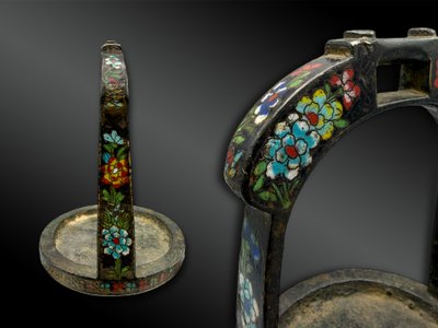 Bronze stirrup with cloisonné enamel - China - Early 19th century