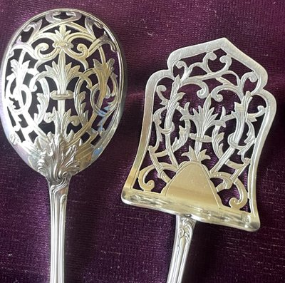 5 hors d'oeuvre rooms.