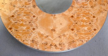 Table Ronde en Loupe de Thuya et Métal Doré – 1980