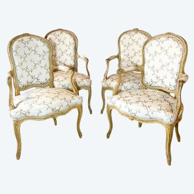 SUITE DE QUATRE FAUTEUILS D'ÉPOQUE LOUIS XV. MILIEU DU XVIIIE SIÈCLE.