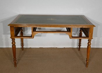 Bureau en Noyer massif, style Louis XVI – 1920