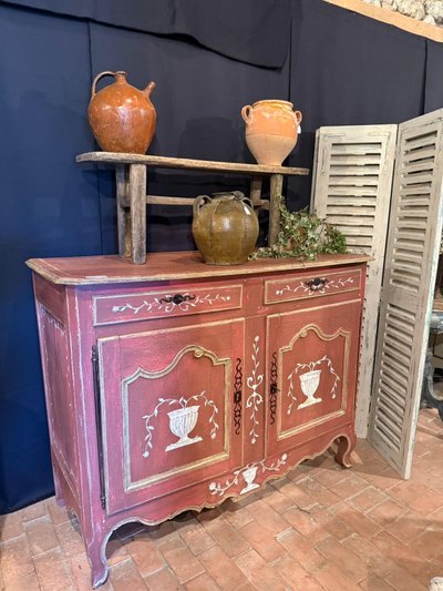 Louis XV sideboard with superb patina and paintwork dating from the early 19th century 