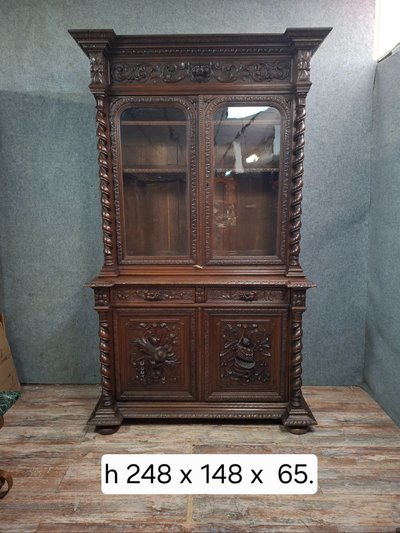 Henri II-style hunting lodge sideboard in carved oak, late 19th century