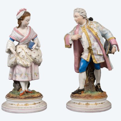 Coppia di figure galanti in porcellana policroma della fine del XIX secolo – Stile Luigi XVI