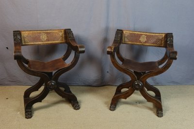 RENAISSANCE-STYLE CURULE CHAIR
