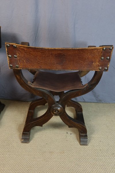RENAISSANCE-STYLE CURULE CHAIR