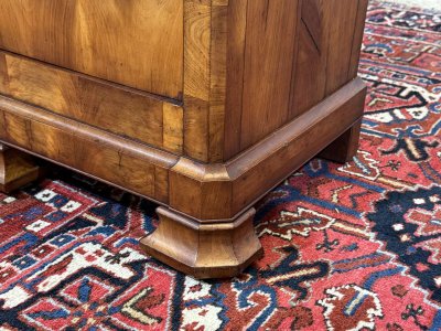 Comodino in stile Luigi Filippo del XIX secolo in ciliegio