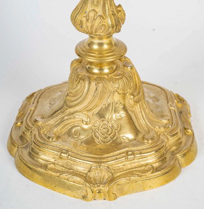 Paire de flambeaux en bronze doré style Rocaille, montée en lampes, Palais Ducal de Nevers vers 1820