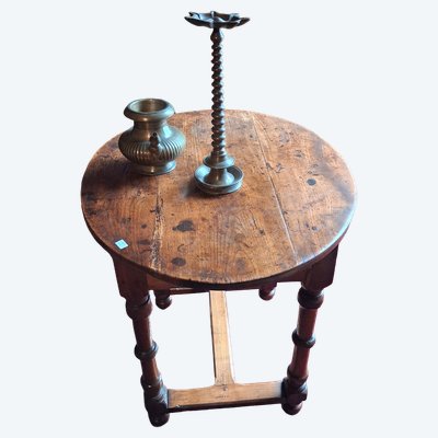 Lampada da tempio indù e vaso per le abluzioni