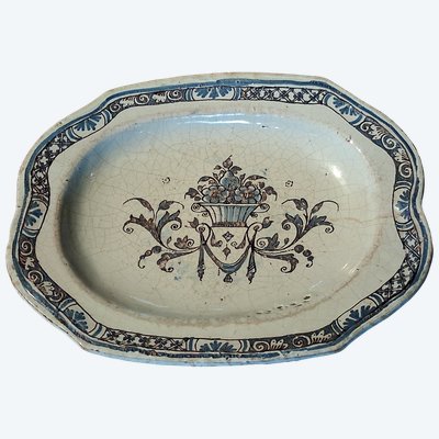 Antico piatto in maiolica di Rouen