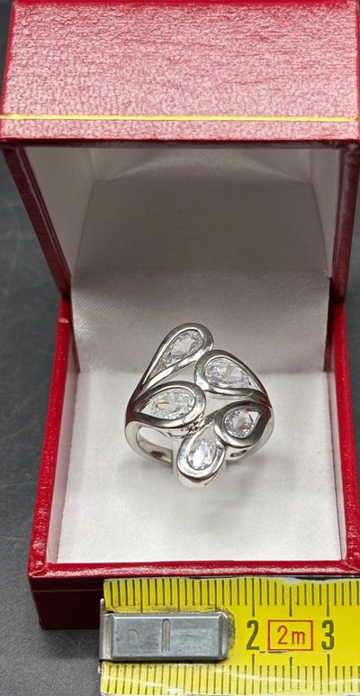 ANELLO IN METALLO E QUARZO 