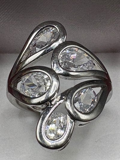 ANELLO IN METALLO E QUARZO 
