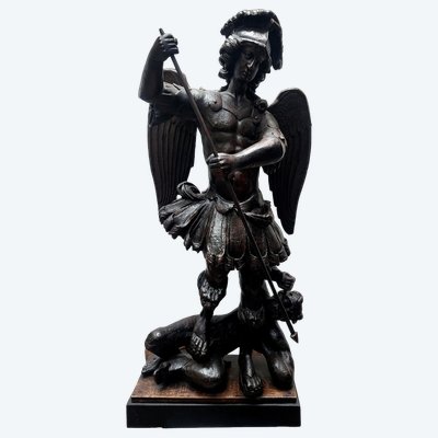Grande statua dell'arcangelo San Michele che uccide il diavolo, XVII secolo