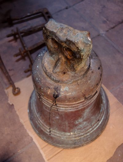 Bronzeglocke mit dem Wappen der Markgrafen, datiert 1750