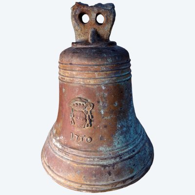 Cloche en bronze aux armoiries marquisales, datée 1750
