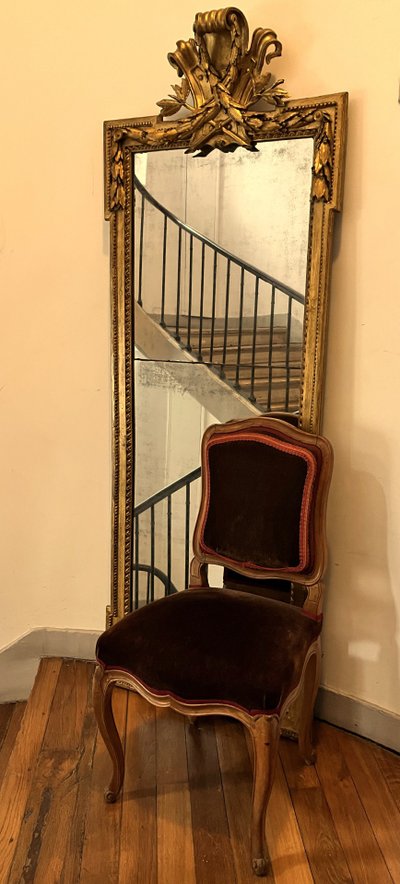 Importante specchio a frontone, epoca Luigi XVI (altezza 192 cm)