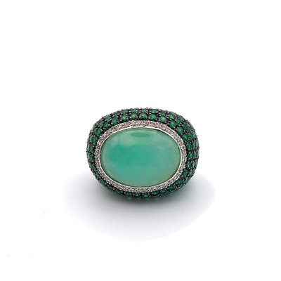 Anello con pietra a sfera "Menthe", cabochon di quarzo verde, diamanti e tsavoriti