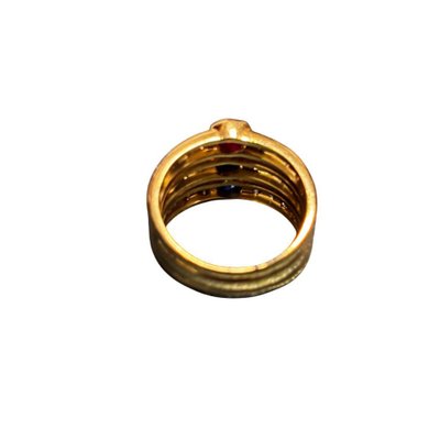 Ring aus Gold, Diamanten, Rubinen, Saphiren und Smaragden