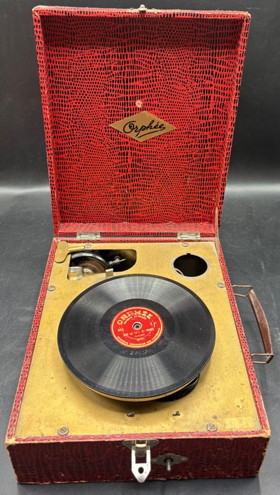 CHILDREN'S PHONOGRAPH