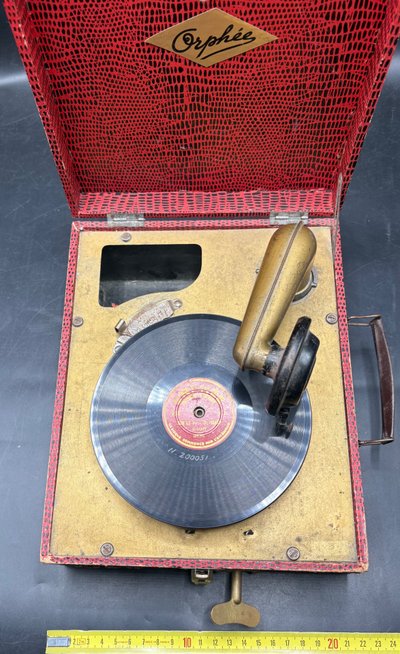 CHILDREN'S PHONOGRAPH