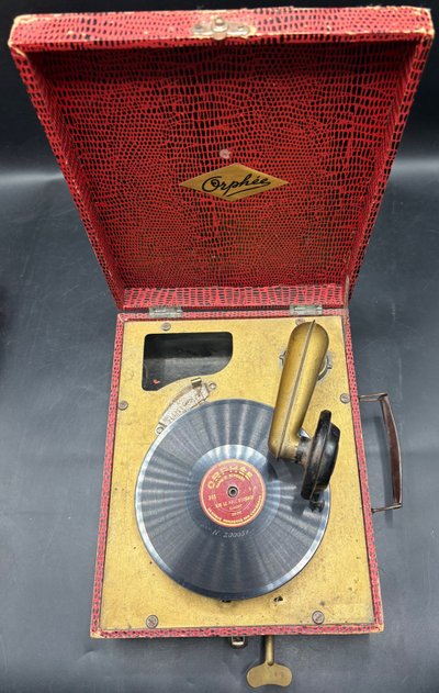 CHILDREN'S PHONOGRAPH