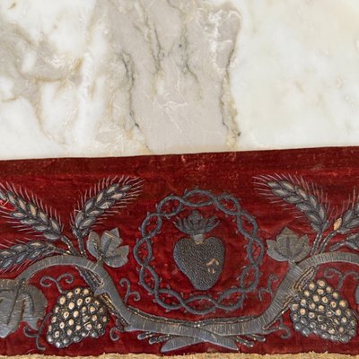 Ancien antependium sacré-cœur en velours rouge brodé argent XIXe