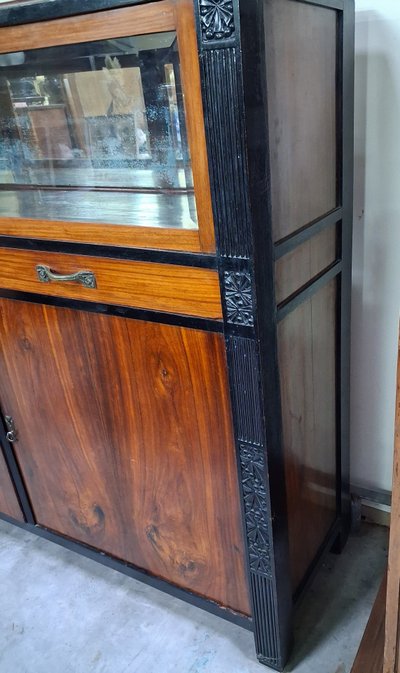 Vitrine / Sideboard im Art-Déco-Stil aus Palisanderholz und geschwärztem Holz