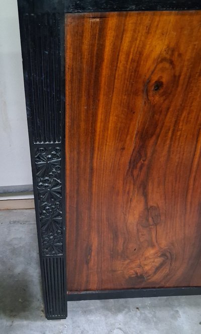 Vitrine / Sideboard im Art-Déco-Stil aus Palisanderholz und geschwärztem Holz