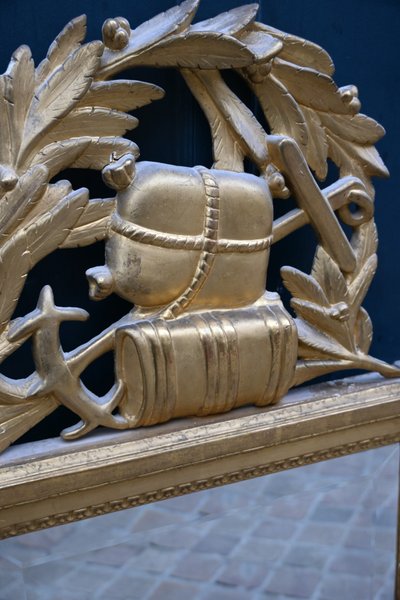 Specchio in stile Luigi XVI con frontone, Bordeaux, XVIII secolo