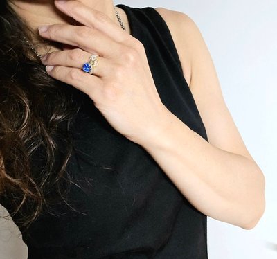 Toi et Moi Ring mit Saphir im Altschliff und farbigem Diamanten auf Gelb- und Weißgold
