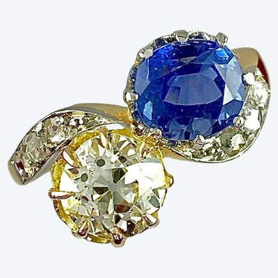 Anello Toi et Moi con zaffiro taglio antico e diamante colorato su oro giallo e bianco