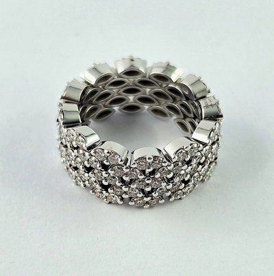 Anello a fascia Mauboussin "Je le Veux", diamanti incastonati su oro bianco