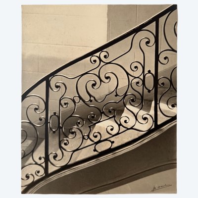 Fotografia di Bernard Darot, XX secolo, raffigurante una scala